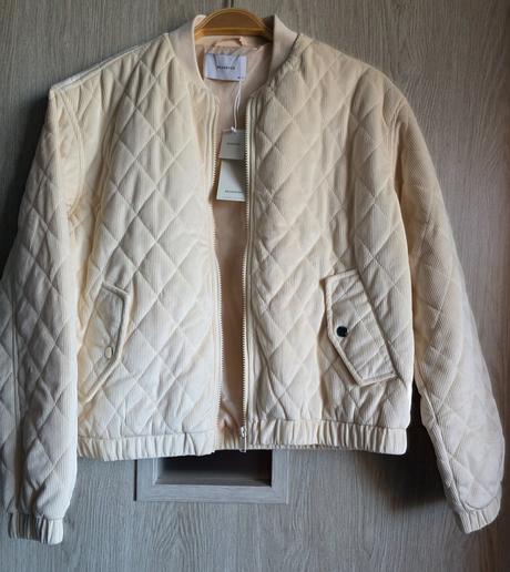 Menžestrová bombera, reserved,164