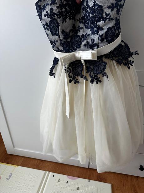 Spoločenské šaty, 34