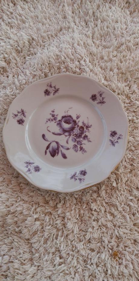 Porcelánový tanier, 