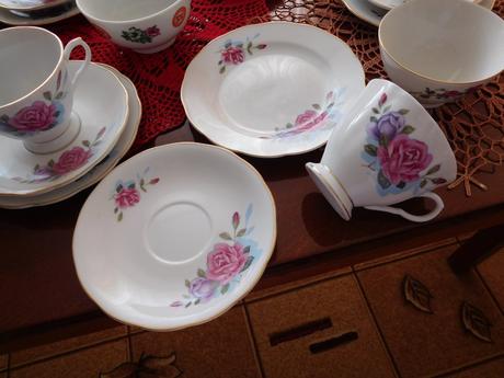 Čínsky porcelán šálky podšálky šípová ruža,