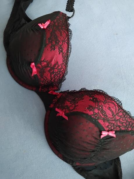 Podprsenka 85d, c&a,85d