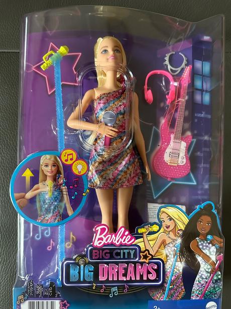 Mattel barbie dreamhouse spevacka so zvukmi gyj23, 