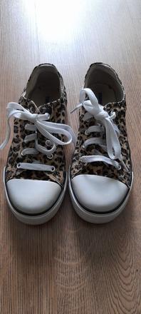 Tramky, converse,34