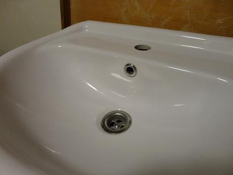 Umývadlo keramické, 