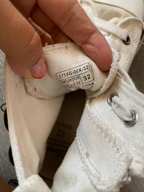 Tenisky, reserved,32