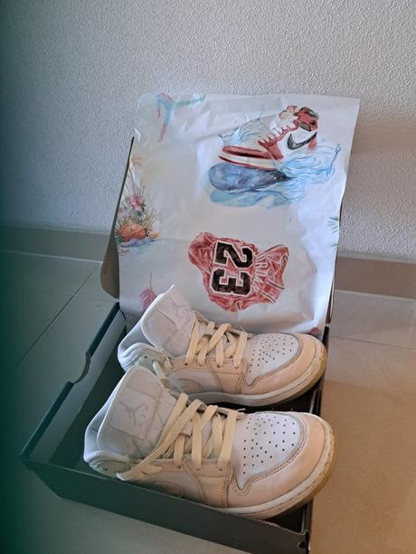Predam botasky jordan, nike,35