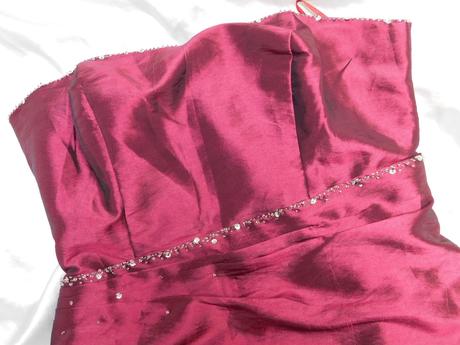 Velmi pekne saty na slavnost, 36