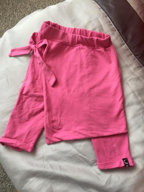 Nohavice z nizkym sedom mirau, 104