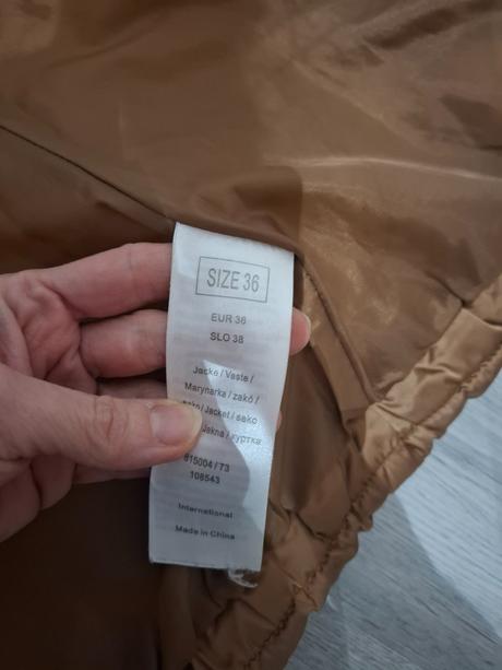 Kraasna zimná zn.orsay bunda pod zadok, orsay,m