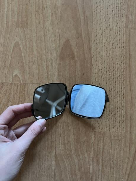 Kovové vreckové zrkadielko, 