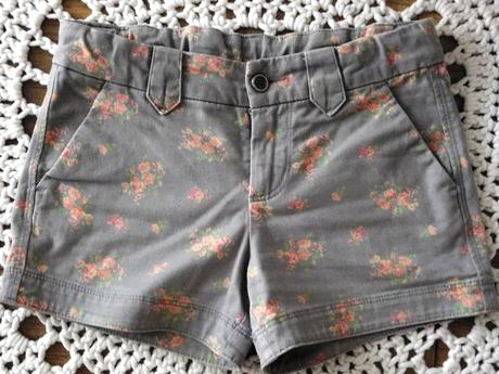 Prekrásne kvalitné šortky-kraťasky super stav 134, benetton,134