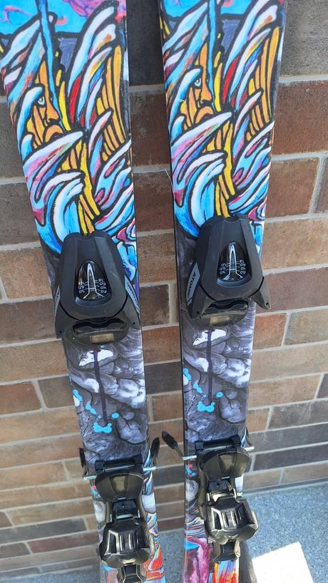 Freeride lyže atomic bent jr 140 cm velmi zachoval, atomic,140-149 cm