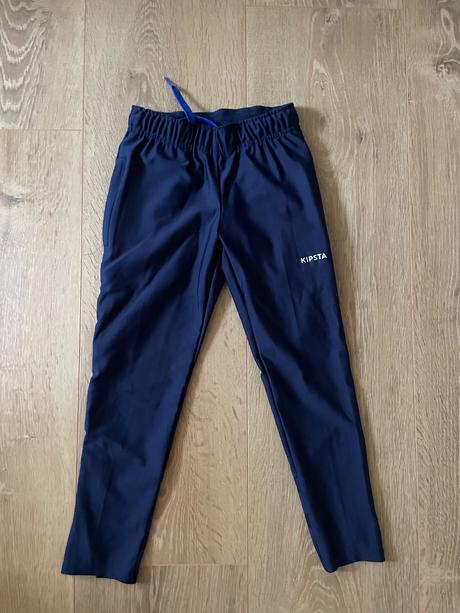 Nove decathlon futbalove nohavice vel.128, decathlon,128