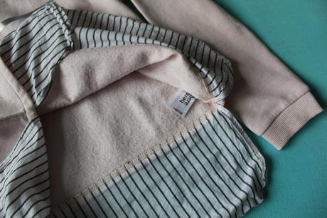 Teplá s blúzkou, c&a,146