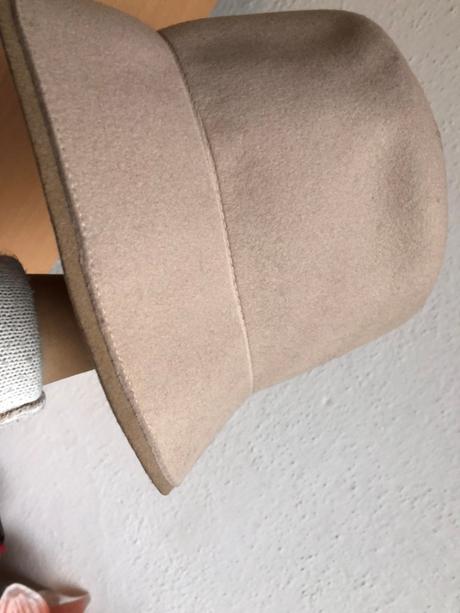 Klobuk s vysačkou, 58