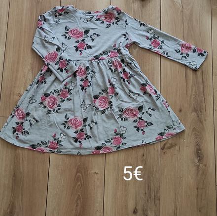 Šaty s dlhým rukávom, 110