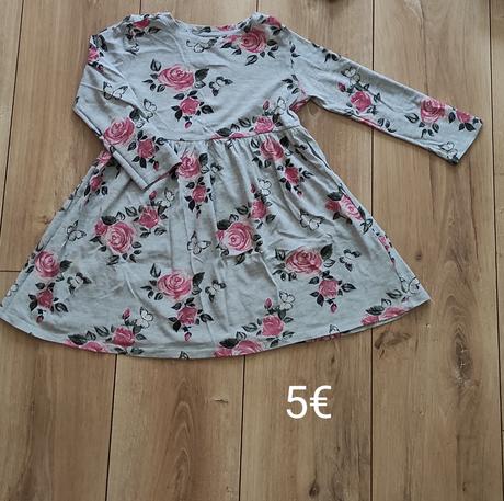 Šaty s dlhým rukávom, 110