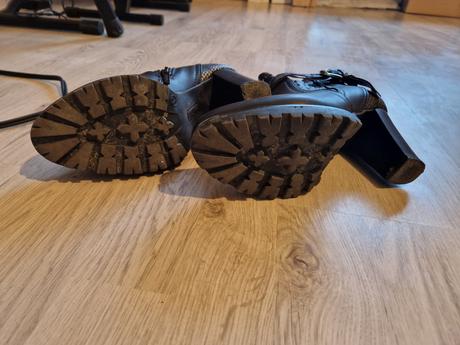 Kotnikove topánky, 38