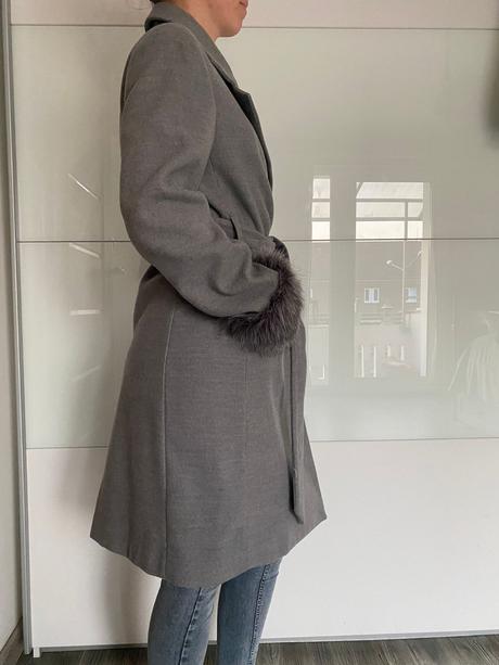 Šedý kabát, calliope,s