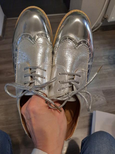 Krásne  strieborné mokasiny, 39