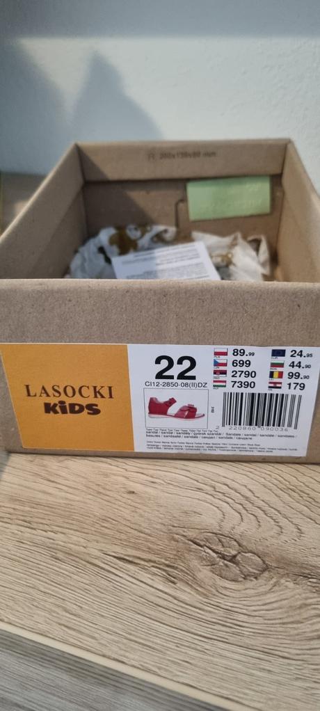 Sandalky, lasocki,22