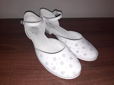 Spoločenské lodičky (vd 20,5 cm), 32