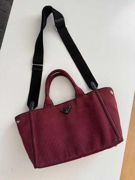 Prada canapa kabelka, prada