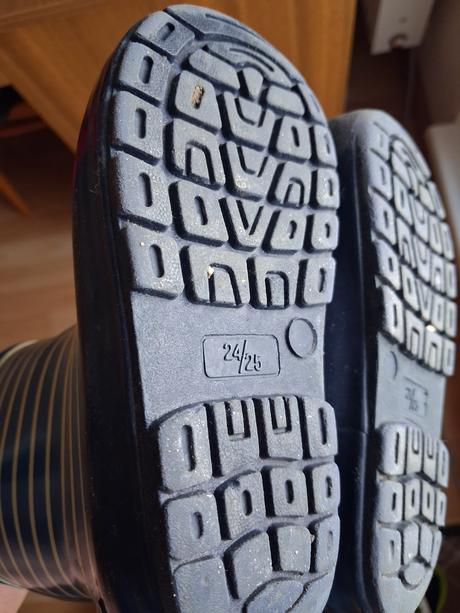 Oteplene gumové čižmičky v.24-25, 24