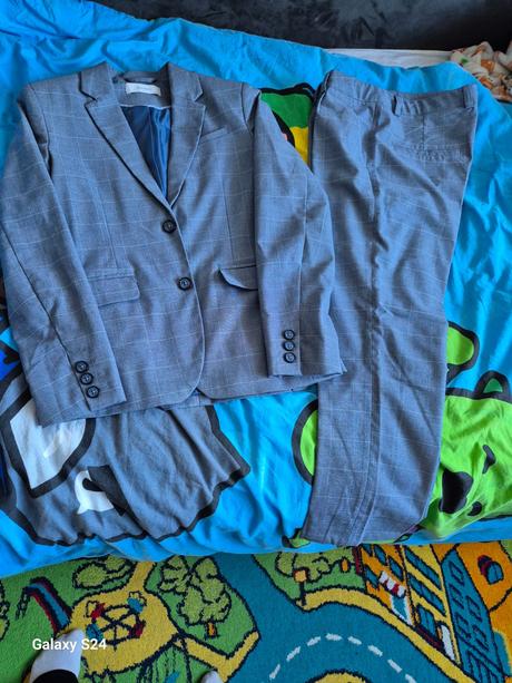 Chlapčenský oblek, 152