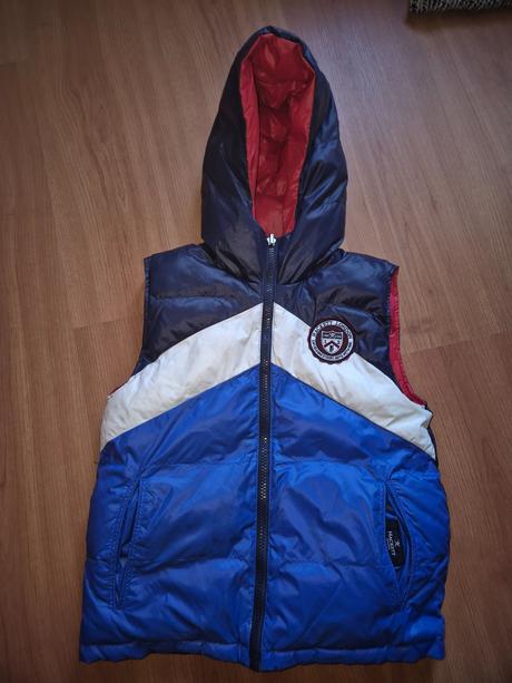 Značková bunda bez rukavov, 122