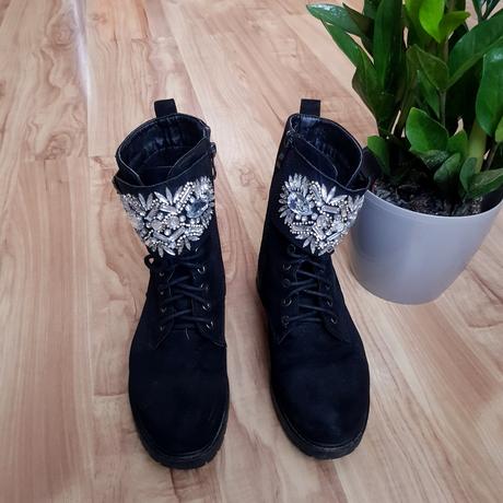 Topanky s kamienkami, 36