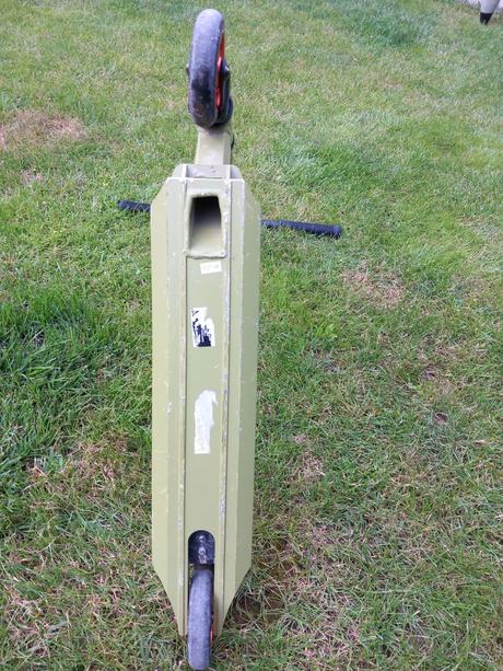 Kolobežka streetsurfing,