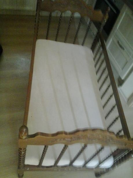 Predam taliansku vyrezavanu postielku, šírka (cm): 80,dĺžka (cm): 160