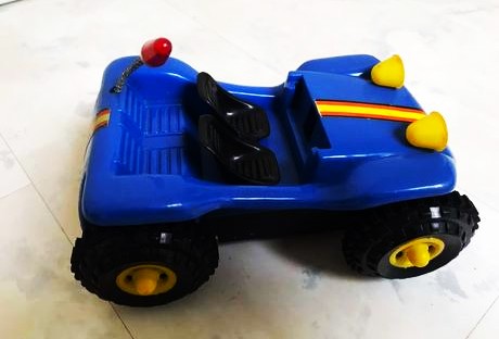 Starý veľký retro jeep / 2 ks,