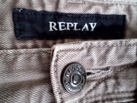 Bledohnedé, replay,m