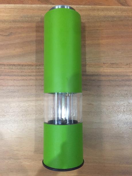 Dizajnový elektrický mlynček na korenie a soľ,