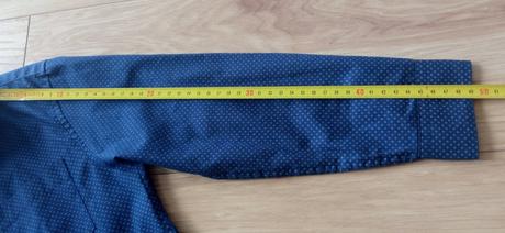 Sviatočná košeľa, 122