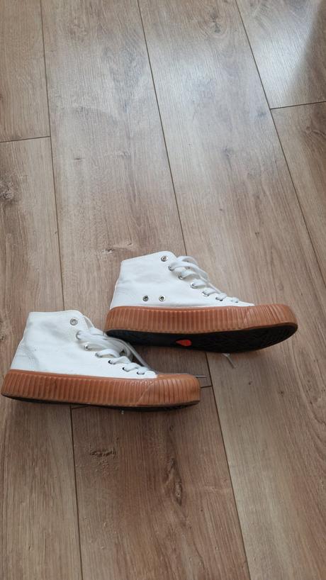 Tenisky veľ. 37., 37