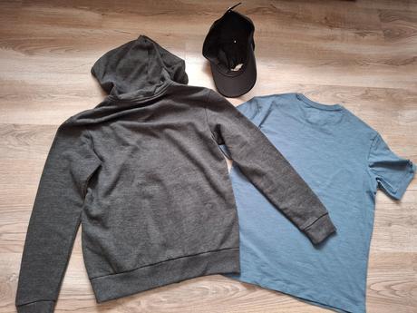 Nová súprava mikina,tričko,šiltovka onepiece, sinsay,xs