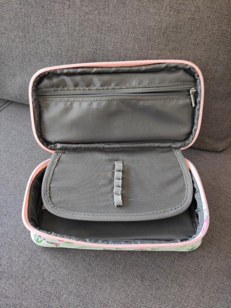 Skolsky peracnik s konikom, 