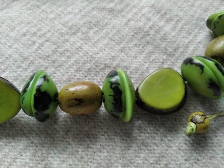 Zelený náhrdelník, c&a