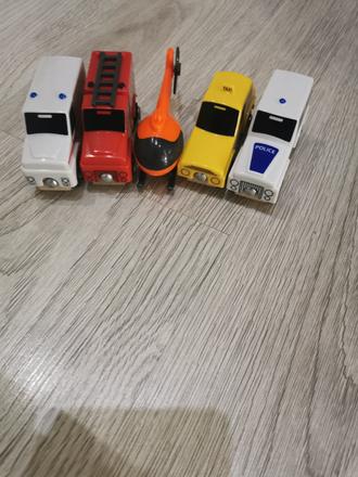 Sada autíčok a vrtuľníka, 