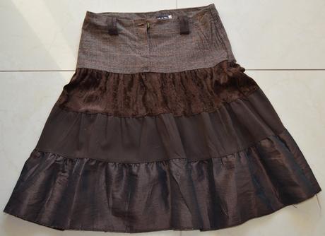 Tmavohnedá sukňa zn. me & me, s