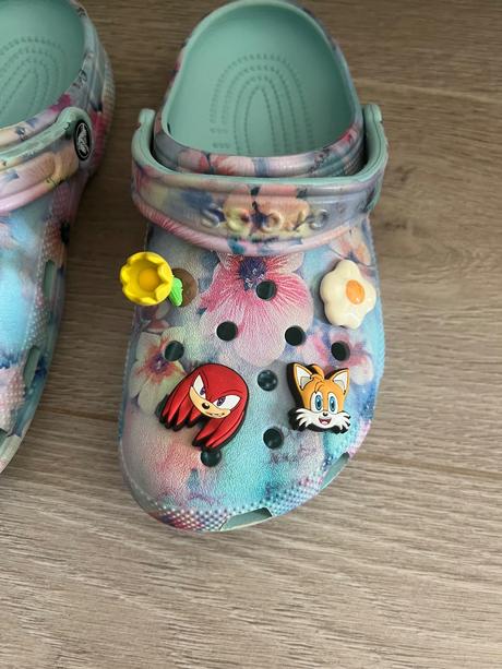 Belasé kvietkove crocs s ozdobami, veľkosť 36, crocs,36