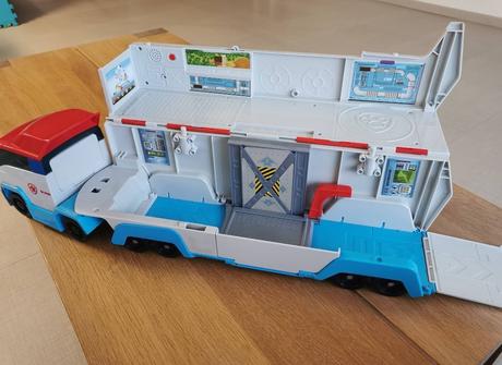 Kamion paw patrol s autami a postavičkami,