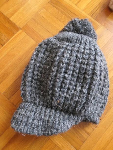 13 ks rozne kvalitne,krasne damske/detske ciapky, desigual,m