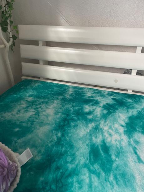 Predám posteľ, šírka (cm): 95,dĺžka (cm): 200