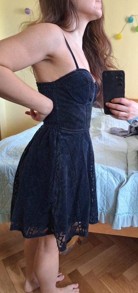 Zamatove korzetove saty, hollister,m