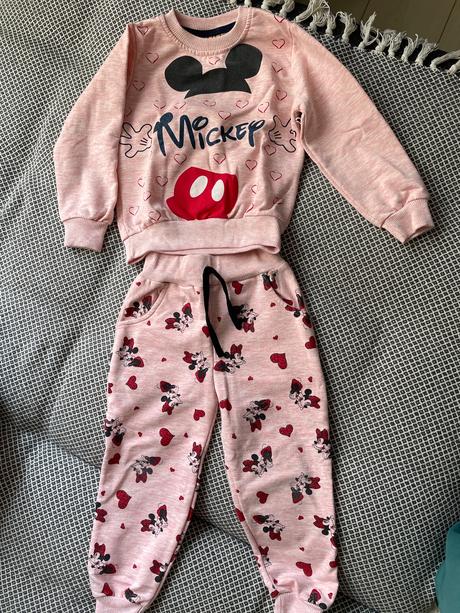 Predam supravicku dievčenskú minnie, 98