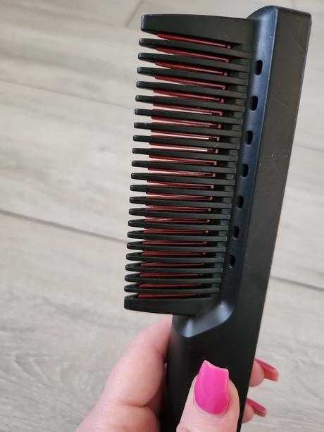 Elektrický výhrevný hrebeň s digitalnym displejom, 